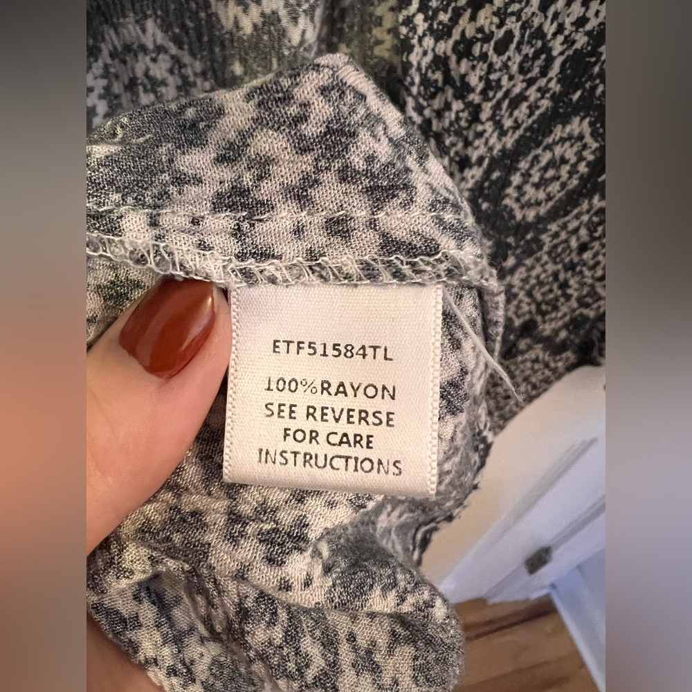 En Creme Patterned Button Down Blouse - image 5